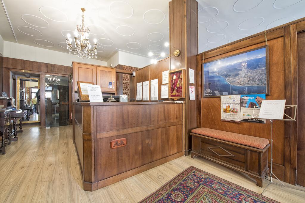 Hotel Marisa Αλμπένγκα Εξωτερικό φωτογραφία