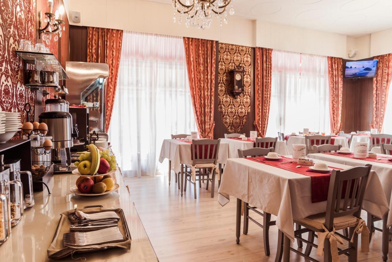 Hotel Marisa Αλμπένγκα Εξωτερικό φωτογραφία