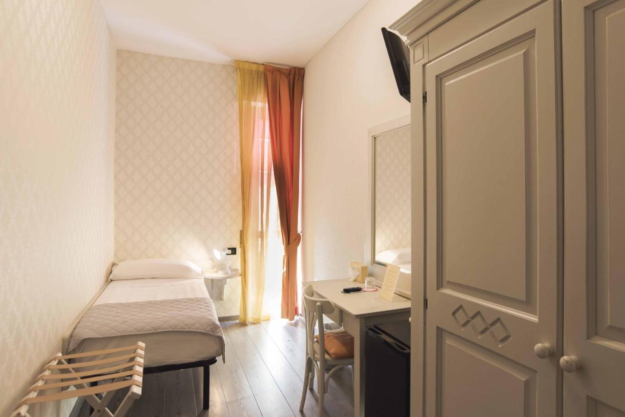 Hotel Marisa Αλμπένγκα Εξωτερικό φωτογραφία