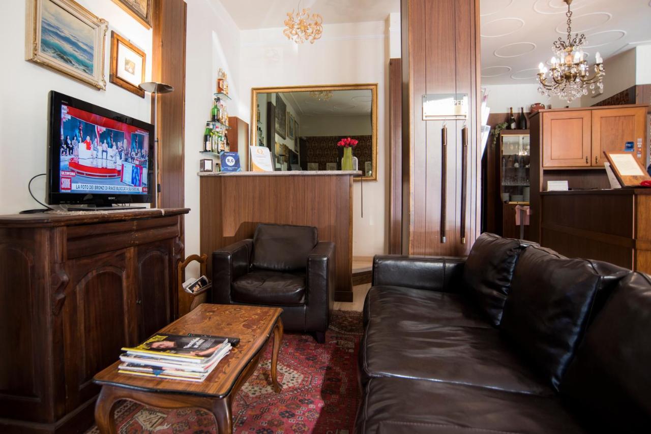 Hotel Marisa Αλμπένγκα Εξωτερικό φωτογραφία