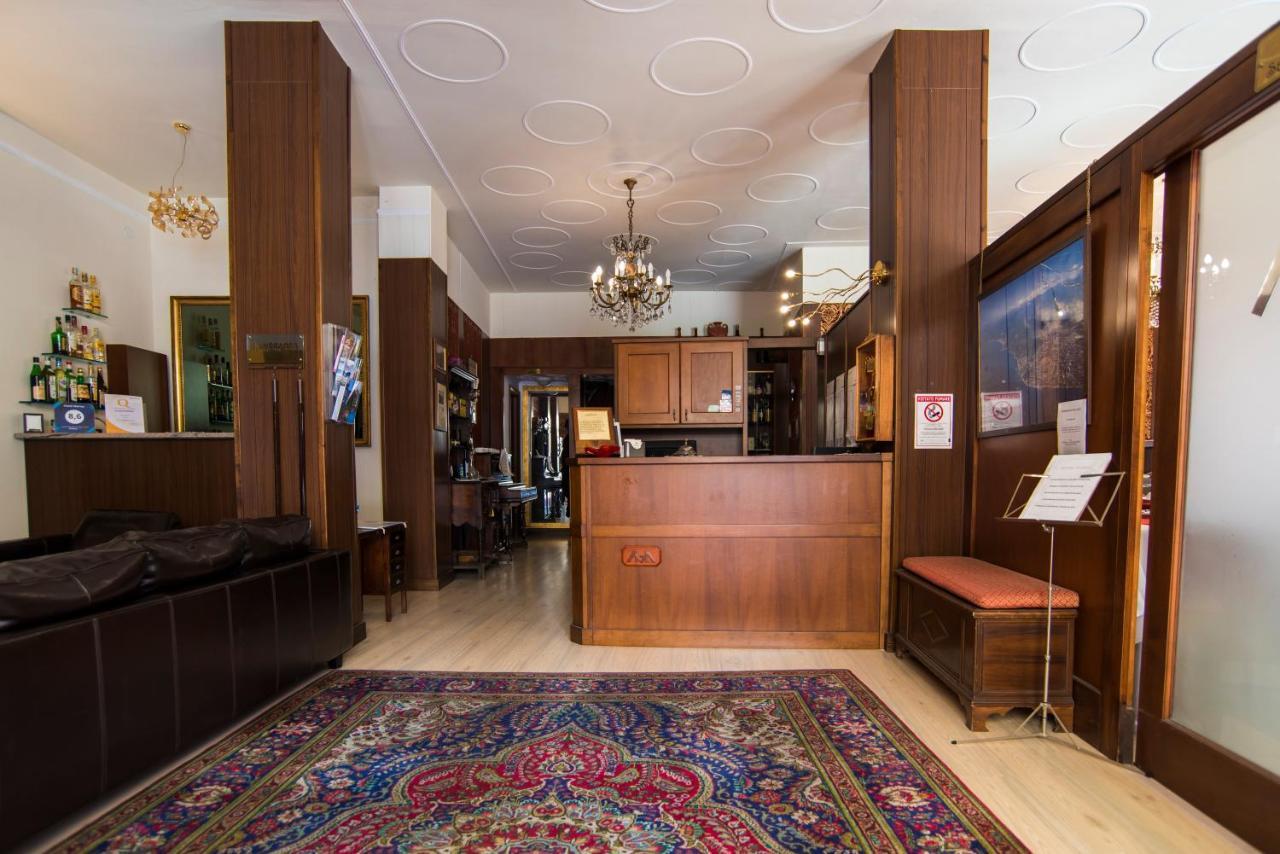 Hotel Marisa Αλμπένγκα Εξωτερικό φωτογραφία