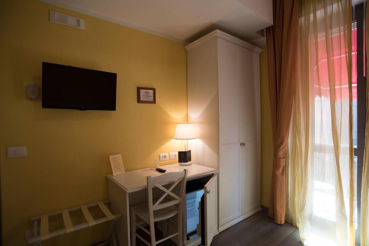 Hotel Marisa Αλμπένγκα Εξωτερικό φωτογραφία