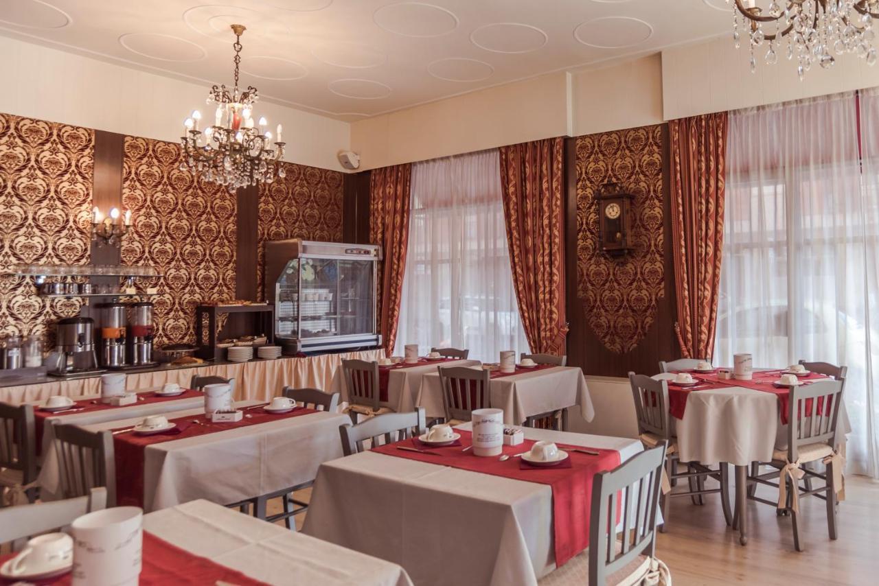 Hotel Marisa Αλμπένγκα Εξωτερικό φωτογραφία