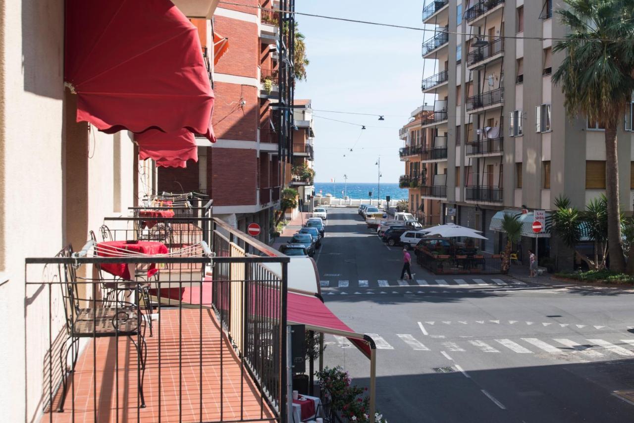 Hotel Marisa Αλμπένγκα Εξωτερικό φωτογραφία