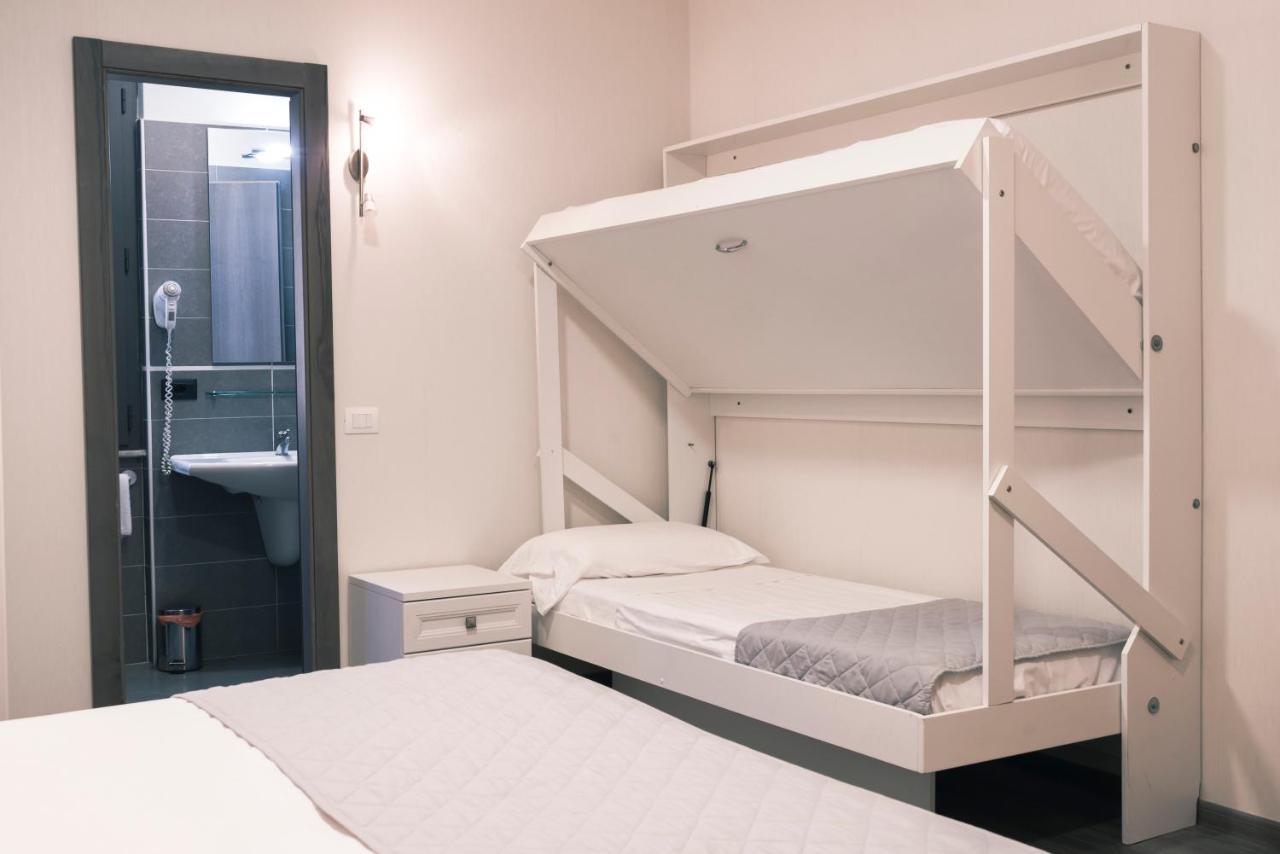Hotel Marisa Αλμπένγκα Εξωτερικό φωτογραφία
