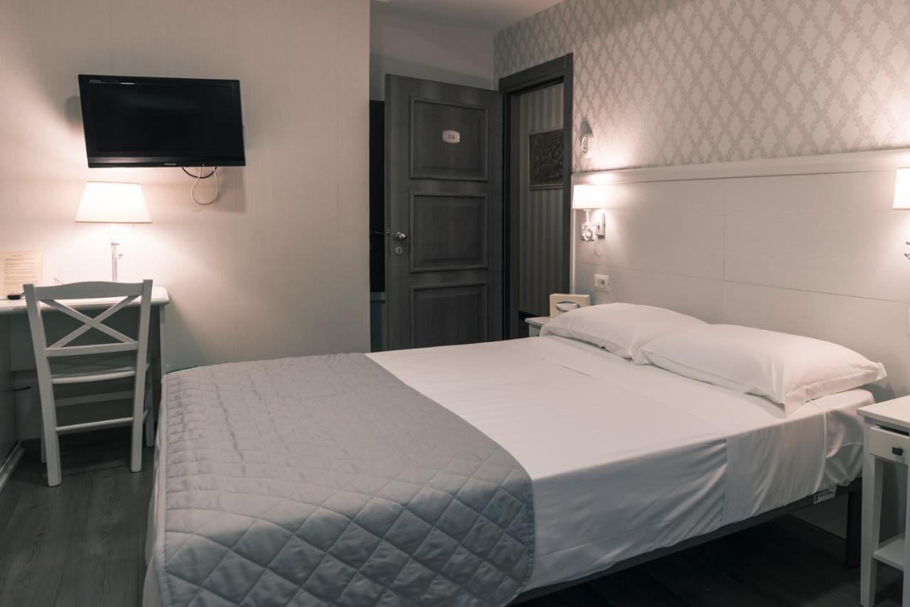 Hotel Marisa Αλμπένγκα Εξωτερικό φωτογραφία