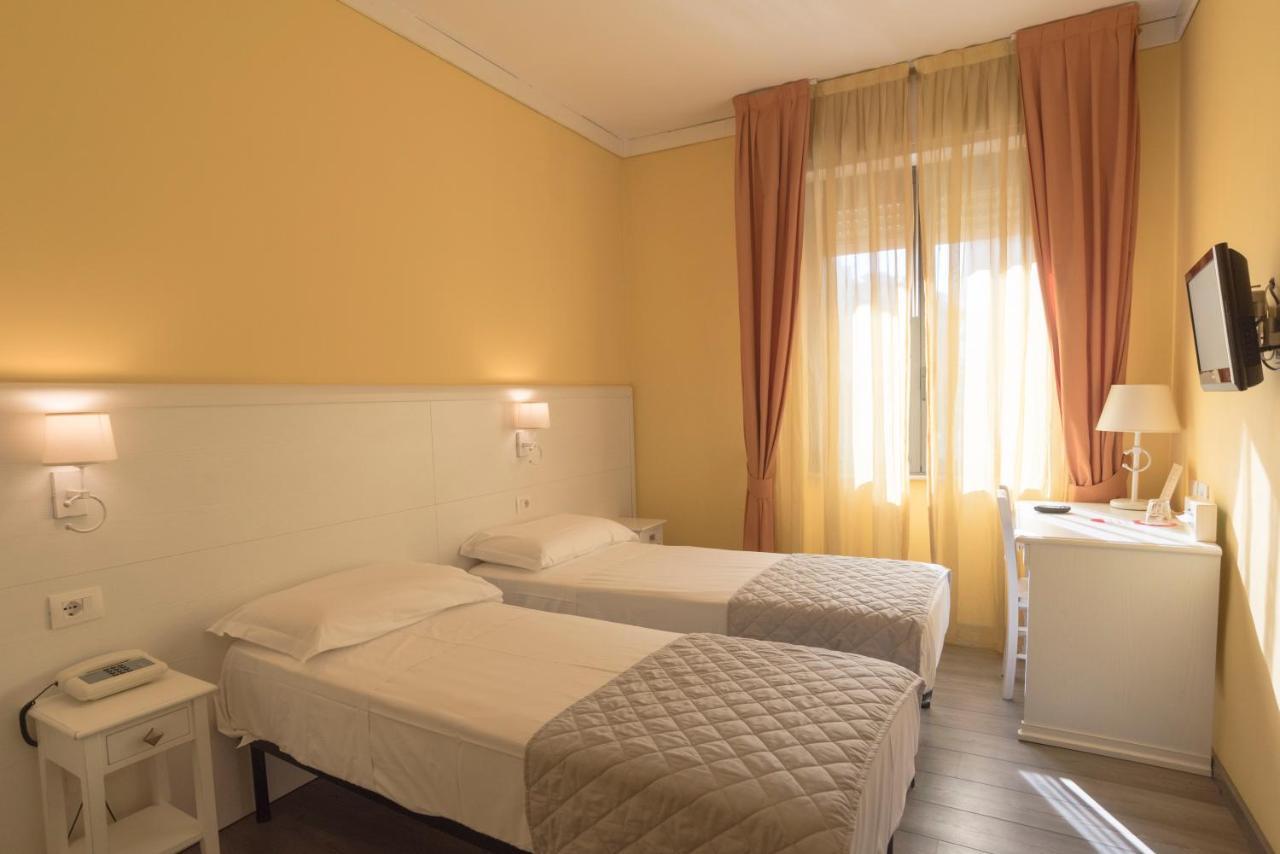 Hotel Marisa Αλμπένγκα Εξωτερικό φωτογραφία