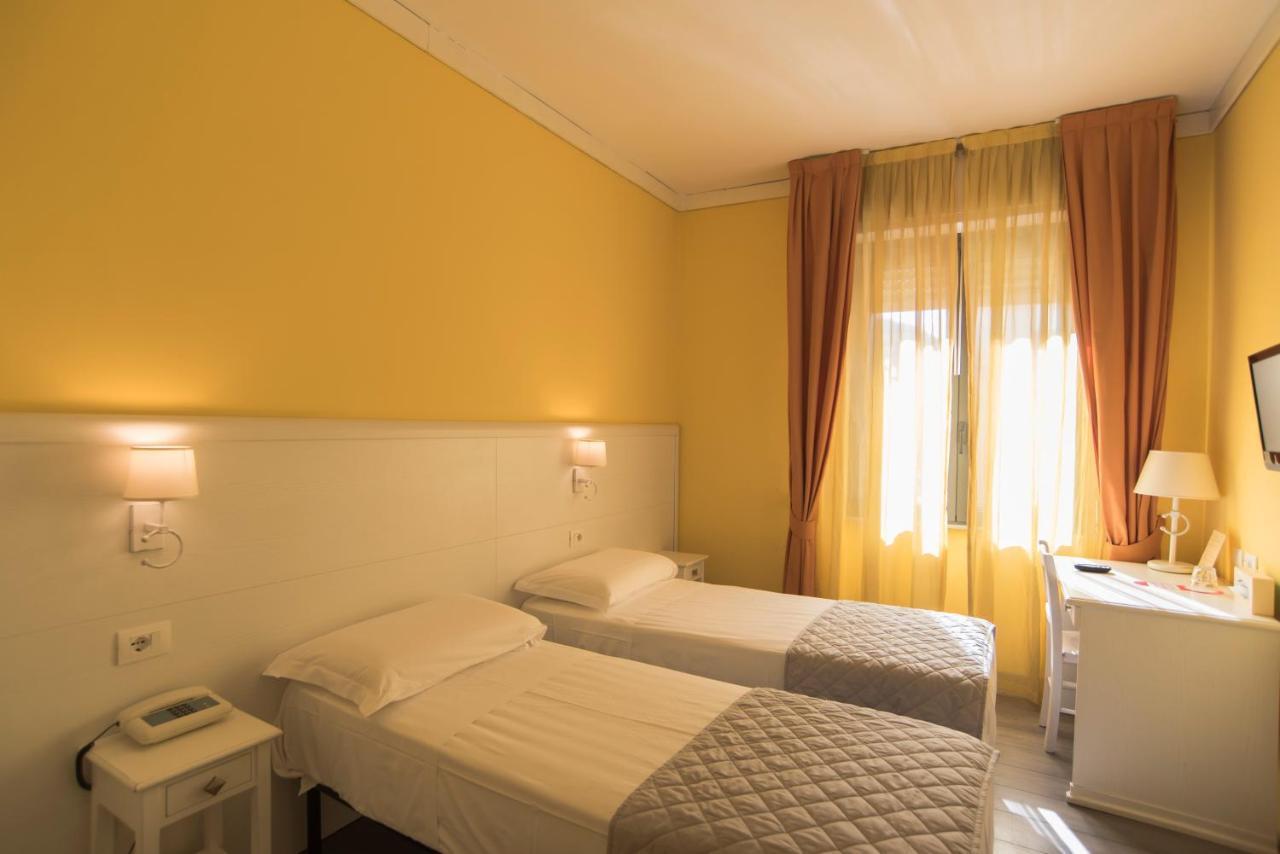 Hotel Marisa Αλμπένγκα Εξωτερικό φωτογραφία