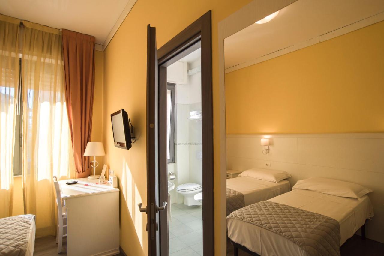 Hotel Marisa Αλμπένγκα Εξωτερικό φωτογραφία
