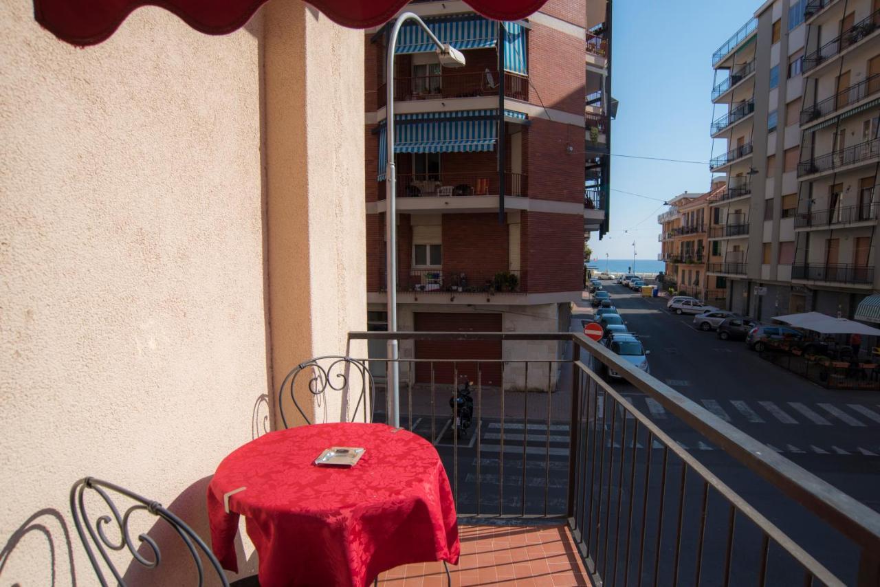 Hotel Marisa Αλμπένγκα Εξωτερικό φωτογραφία