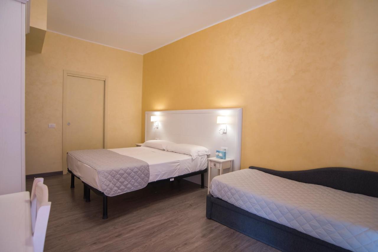 Hotel Marisa Αλμπένγκα Εξωτερικό φωτογραφία